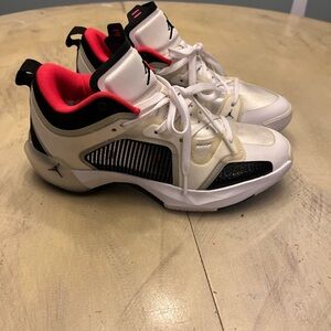 Air Jordan 37 Low Siren Red Low, Men’s Size 8 US